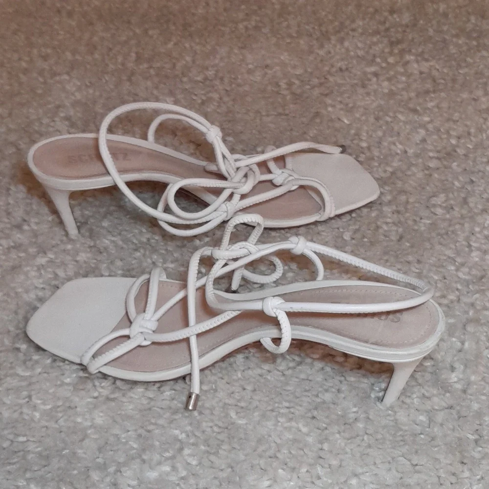 SCHUTZ WHITE belize Knotted Sandals Size 9.5 - Picture 3 of 16